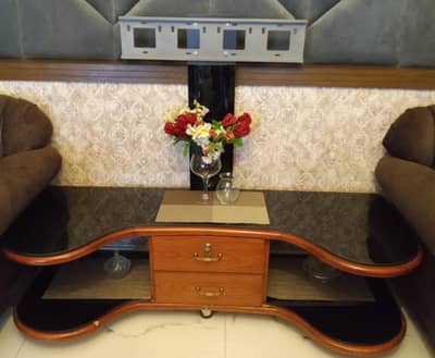 Stylish Curved Glass LED TV Console / Media Table o3039oo1332