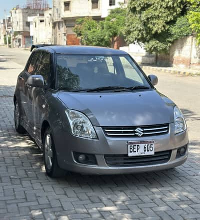 Suzuki Swift DLX 1.3 Navigation 2015 End. Totel Genuine.