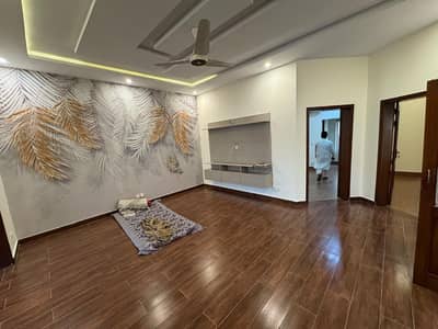 10 Marla House With Basement Available For Sale