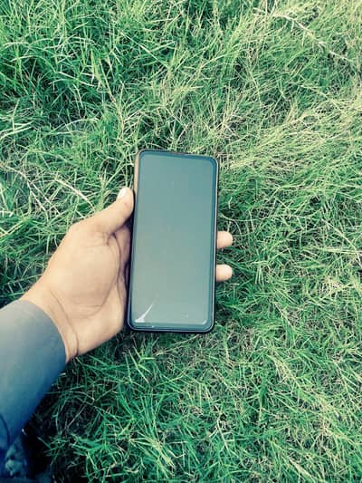 front camera nikalte hue Thora sa arta hai