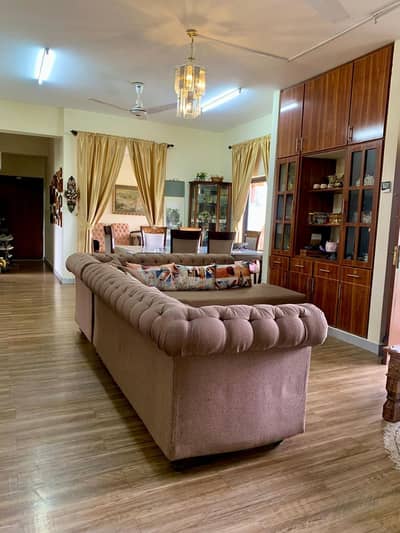 7 seater L shape with 13 cushions