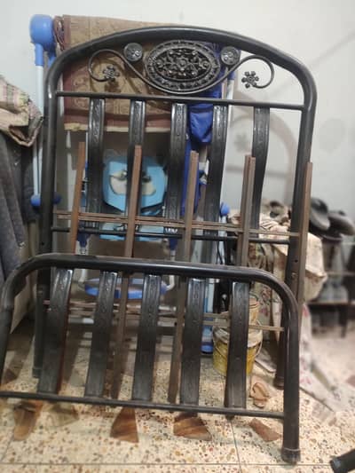 Single Iron Bed