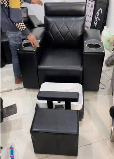 Unused Meni Pedi Sofa with Basin and accessories