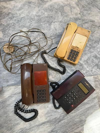 PTCL phone sets (3)