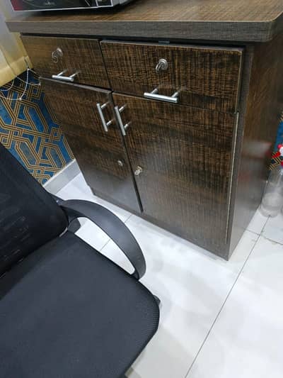 Wooden Kitchen Rack / Cabinet – Strong & Well Maintained
