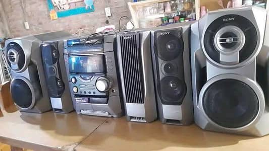 SONY MHC-VX88  6000 P. M. P. O WATTS  600 RMS WATTS