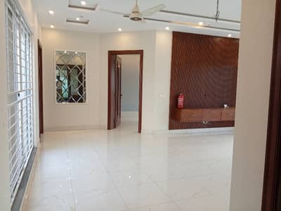 1KANAL LIKE BRAND NEW UPPER PORTION FOR RENT NEAR DHA RAYA PHASE 7