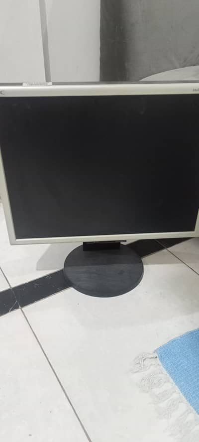 Nec Multisynx LCD Monitor 22 inches with Movabale Working condition