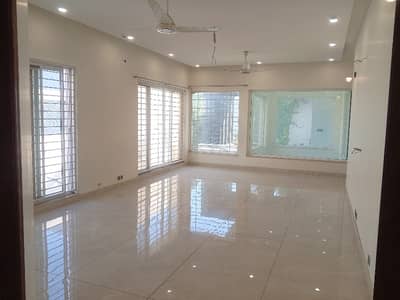 1 BED KANAL UPPER PORTION FOR RENT NEAR DHA PHASE 7 R BLOCK