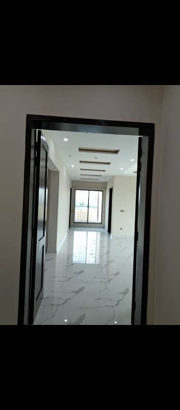 1 KANAL LIKE BRAND NEW UPPER PORTION AVAILABLE FOR RENT NEAR DHA PHASE 8 EX PARK VIEW