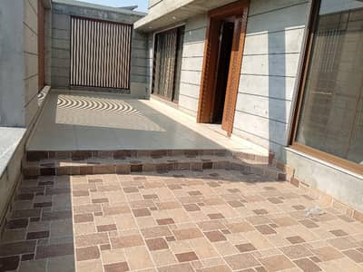 1 KANAL BRAND NEW LOWER LOCK UPPER PORTION FOR RENT NEAR RAYYA DHA PHASE 6