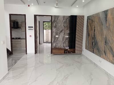 TEN MARLA UPPER LOCK LOWER PORTION FOR RENT NEAR PHASE 8 EX PARK VIEW