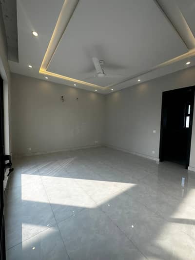 1 Kanal Upper Portion Available For Rent