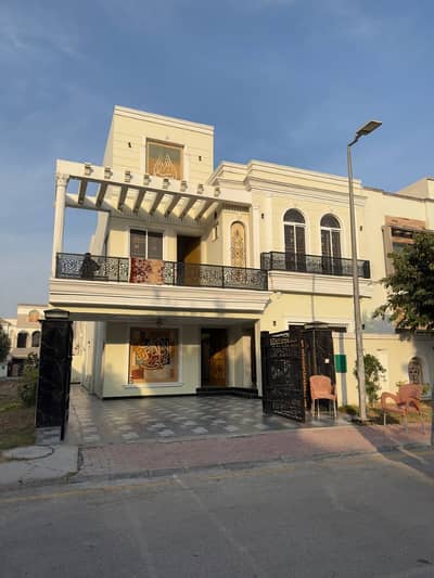 1 Kanal Full House Available For Rent