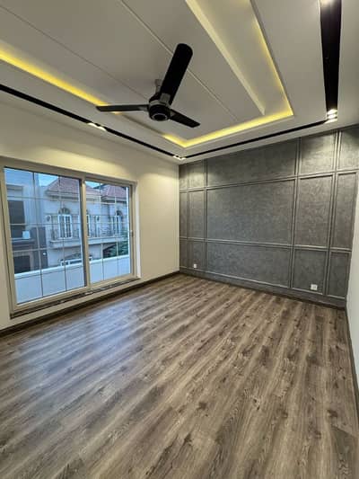 1 Kanal Upper Portion Available For Rent