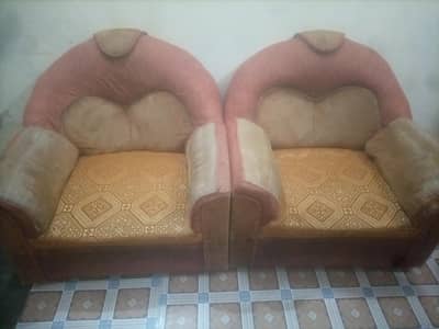 2 single or 1  3 seate sofa  set hai.