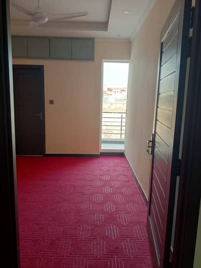 Shiring Rooms 3 and 4 Seater Avalible Commercial Market, Satellite Town, Rawalpindi