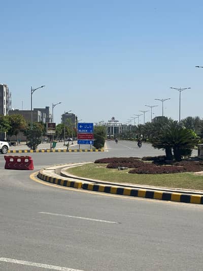 7 Marla Residential plot for Sale In New Lahore city
