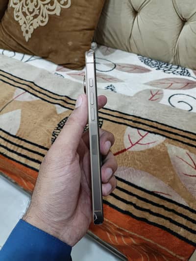 Iphone 16 pro max jv