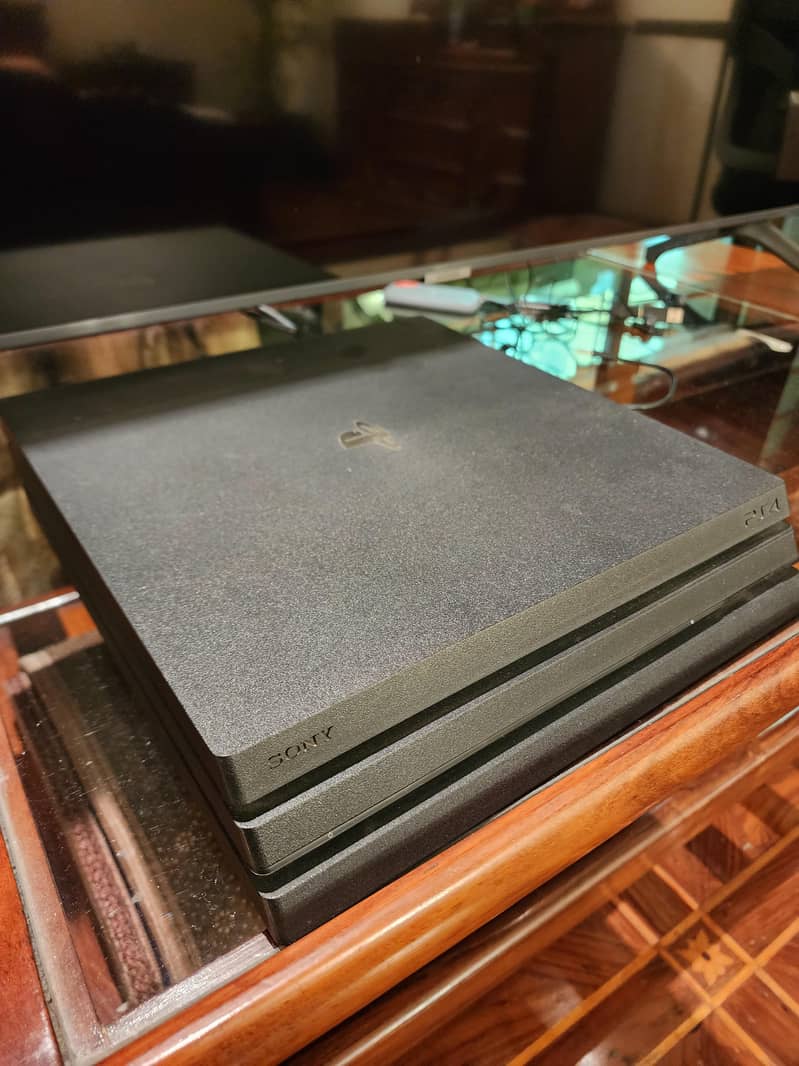 PS4 Pro 1TB Jailbroken 0