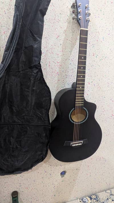 Acoustic Guitar for Sale (With Bag) – Good Condition 