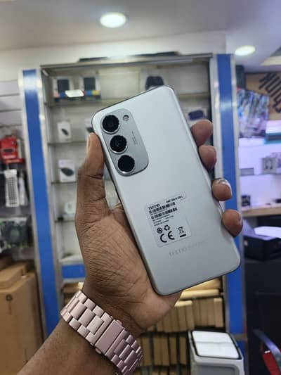 Tecno spark 40 pro plus 12 Ram 256 gb stroge