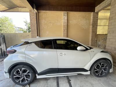 Toyota CHR hybrid