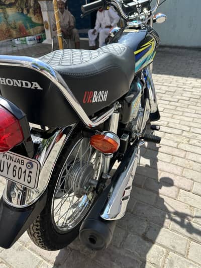 Honda 125 Black Colour
