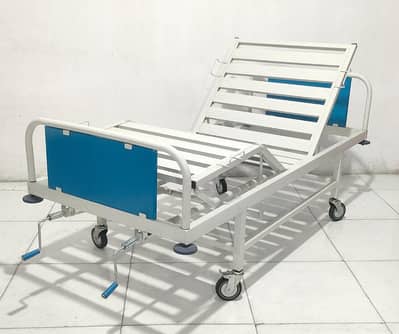 1 Month used patient Bed / Hospital or baki saman for sale.