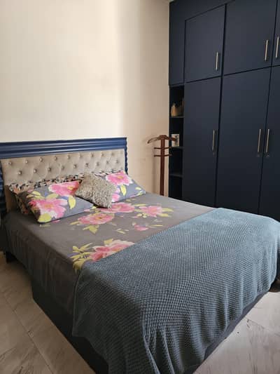 ​Complete 4-Piece Modern Navy Blue Bedroom Set – Huge Storage!