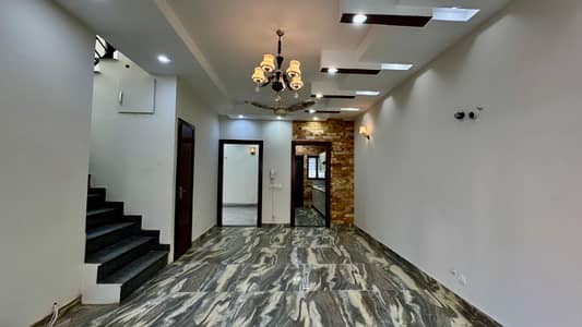 20 Marla Like Brand New Upper Portion Available For Rent In Dha