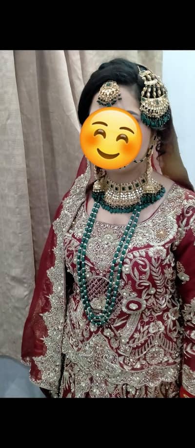1 time used Bridal jewellery set of combination color green