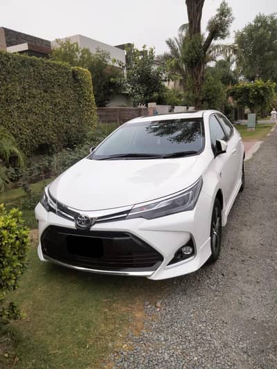 Toyota Corolla Altis Grande X CVT-i  1.8 Black Interior