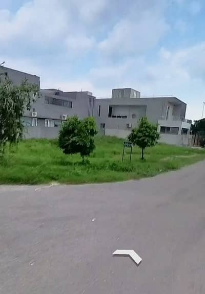 S Block Corner Plot No 996 For Sale