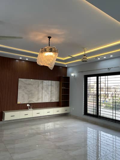 10 Marla Beautiful Brand New House Available For Rent In Bahria Town Lahore