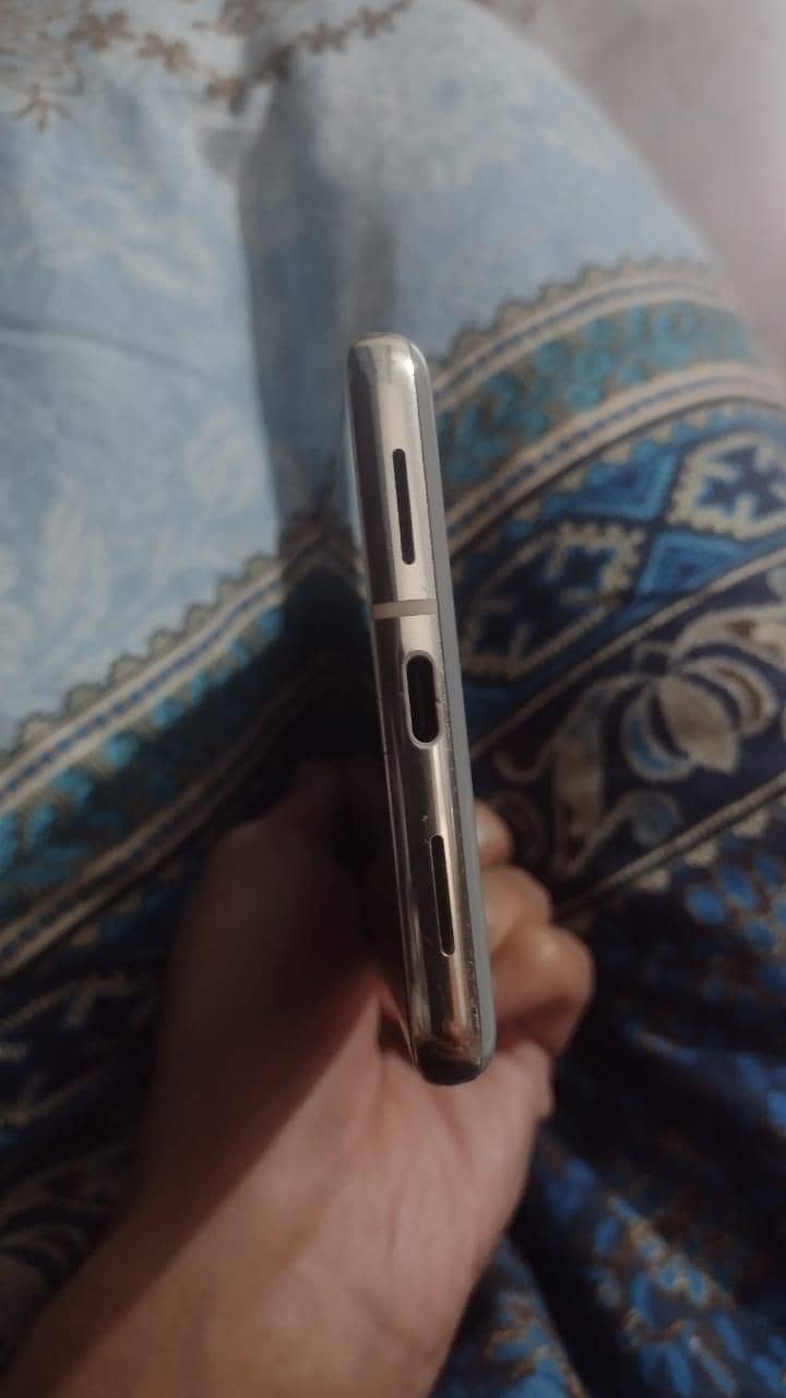 Google pixel 7 pro 4