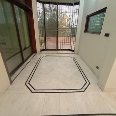 KANAL FANTASTIC UPPER PORTION FOR RENT IN DHA PHASE 3