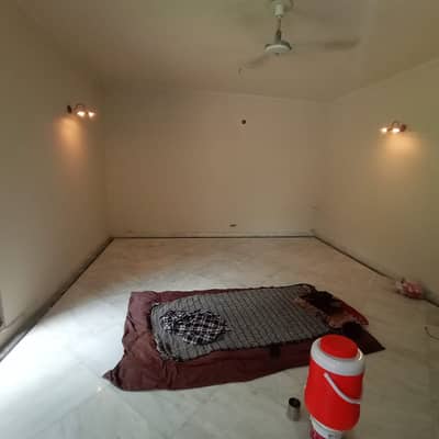 KANAL DESIGNER'S HOUSE FOR RENT IN DHA PHASE 3