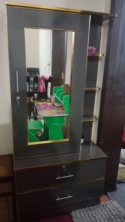 dressing table