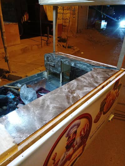 foodcart of goal gappy and chana chaat