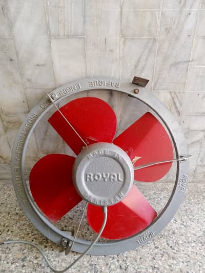 exoust fan 18" new Royal