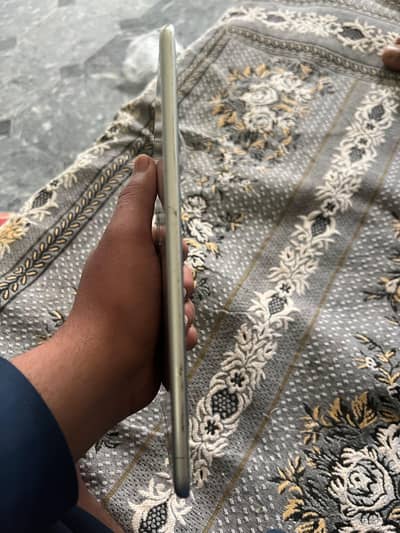 iPad mini 5 with box