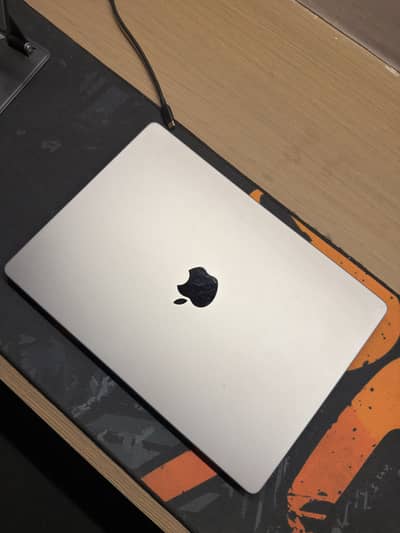 Apple MacBook Pro M2 Pro Chip