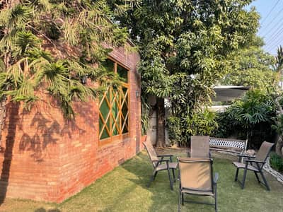 One Kanal Used Modern Design Bungalow For Sale At Prime Location Of DHA Lahore Near To Park Masjid & Commercial Market.