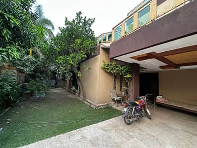23 Marla Used Modern Design Bungalow For Sale At Prime Location Of DHA Lahore Near To Park Masjid & Commercial Market