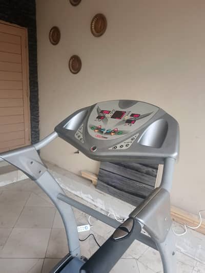 C&Tel Auto Incline Treadmill 3.5HP – Urgent Sale 