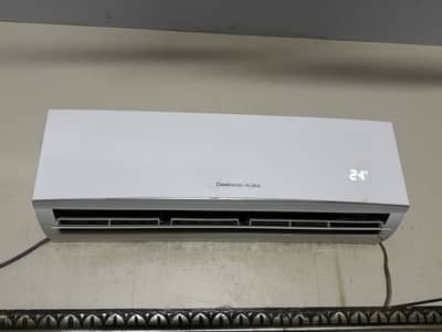 Selling my 1.5 Ton Split AC (Non-Inverter). Just like new