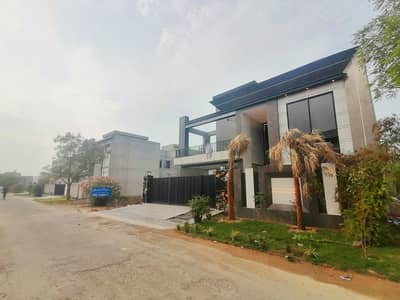 GET A CHANCE TO BUY 1 KANAL HOUSE FOR SALE IN NFC 1 IN LAHORE IN A VERY HOT LOCATION