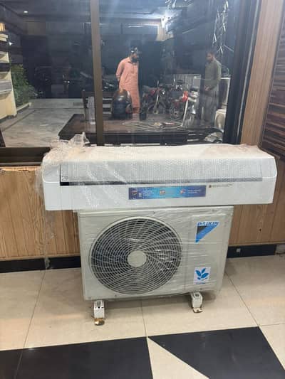 1.5 Ton Daikin DC Inverter AC (2025 Model)