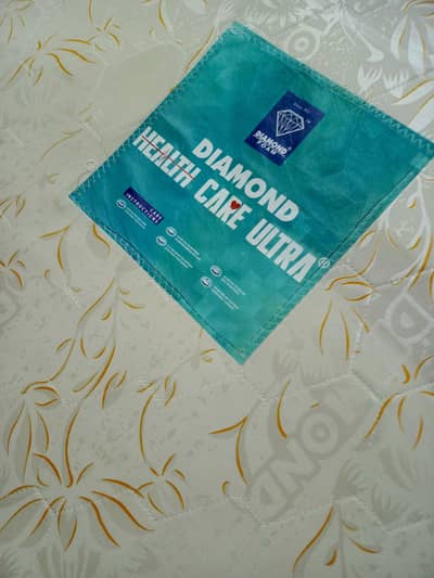 diamond foam in excellent condition